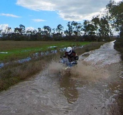 Tuareg Strada MOLTO Bagnata.jpg